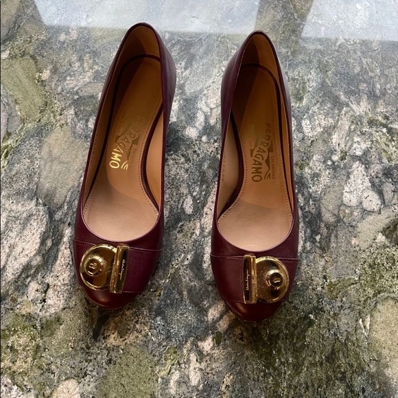 Ferragamo - Picture 4 of 9